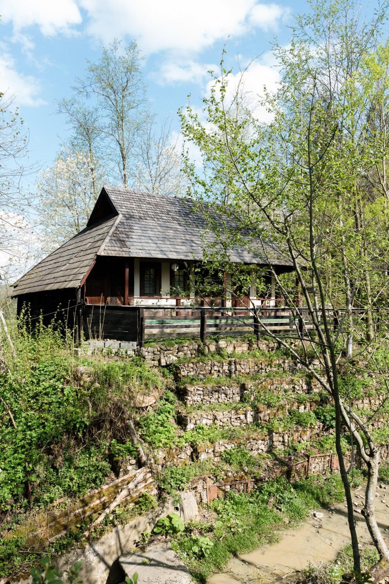 Pensiunea Casa Bunicilor Менестіря-Хуморулуй Екстер'єр фото