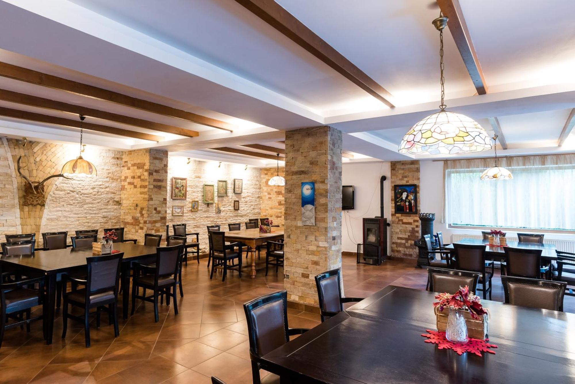 Pensiunea Casa Bunicilor Менестіря-Хуморулуй Екстер'єр фото
