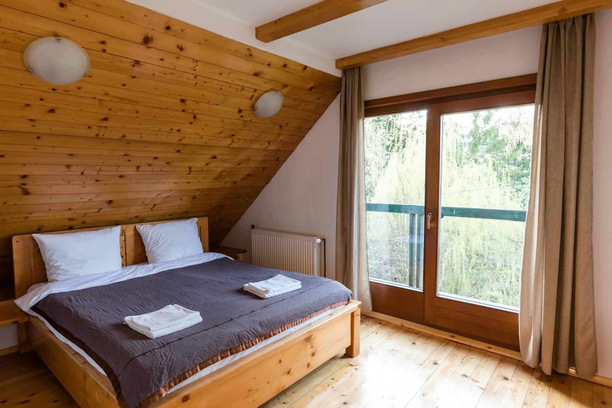 Pensiunea Casa Bunicilor Менестіря-Хуморулуй Номер фото