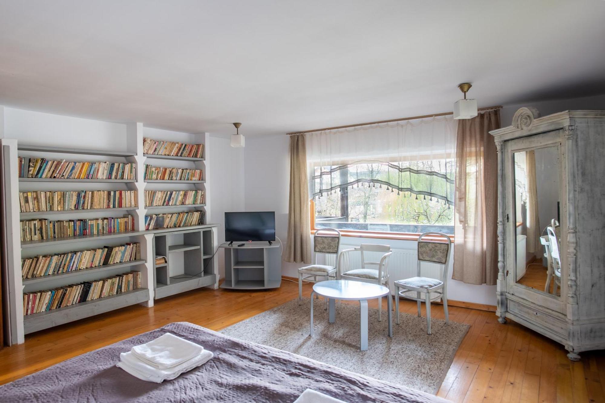 Pensiunea Casa Bunicilor Менестіря-Хуморулуй Номер фото